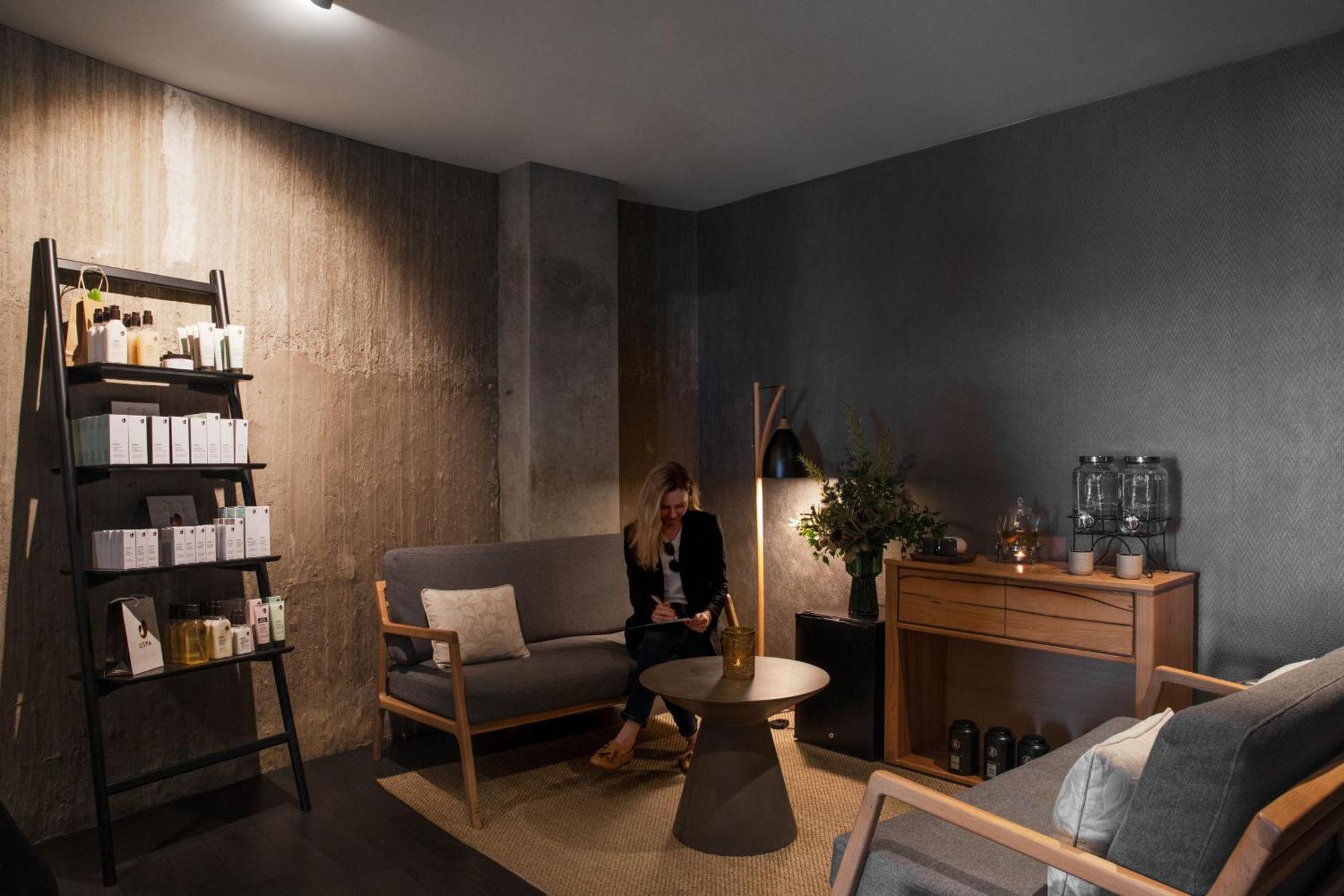 Peppers Silo Hotel Launceston Buitenkant foto The interior of the store