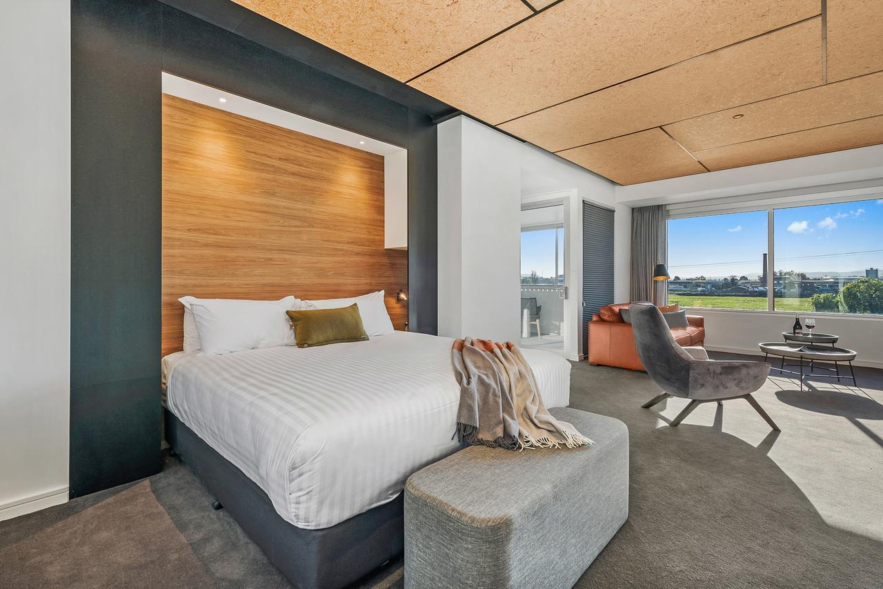 Peppers Silo Hotel Launceston Buitenkant foto A suite at the hotel
