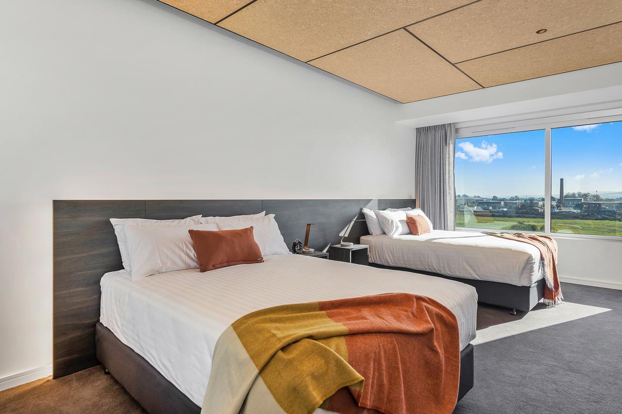 Peppers Silo Hotel Launceston Buitenkant foto A bedroom at the hotel